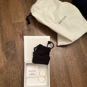 Mejuri between hoops